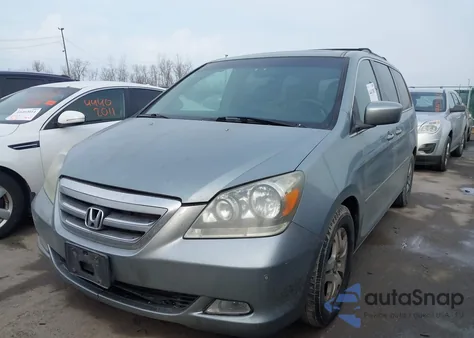2005 Honda Odyssey Touring z USA, uszkodzony, nr VIN 5FNRL38835B115341